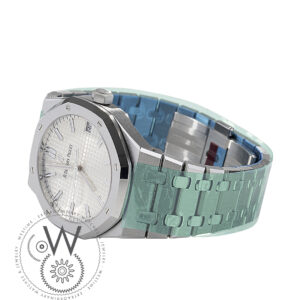 The Audemars Piguet Royal Oak Selfwinding 15500ST.OO.1220ST.04 luxury pre-owned watch side view