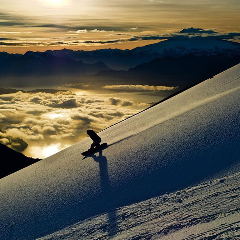 Mathieu Crépel snowboarding