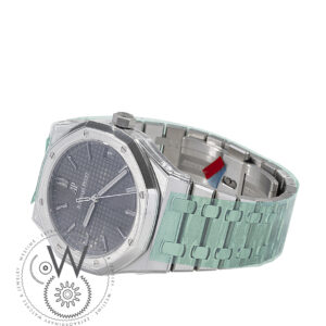 The Audemars Piguet Royal Oak Selfwinding 15500ST.OO.1220ST.02 luxury pre-owned watch side view
