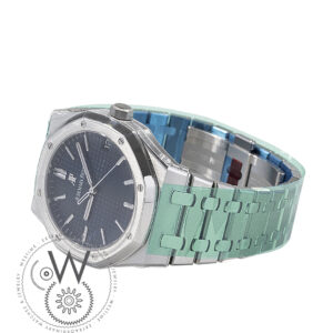 The Audemars Piguet Royal Oak Blue Dial 41mm Ref. 15500ST.OO.1220ST.01 luxury pre-owned watch side view