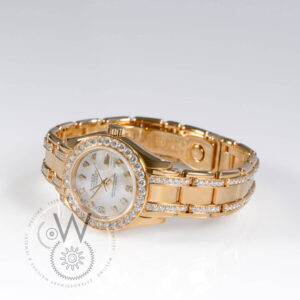 Rolex Datejust Pearlmaster 29 M80298 in yellow gold with diamond bezel and mother of pearl dial